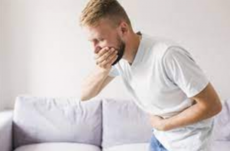 حكم القيء في رمضان - هل الاستفراغ يبطل الصيام للحامل